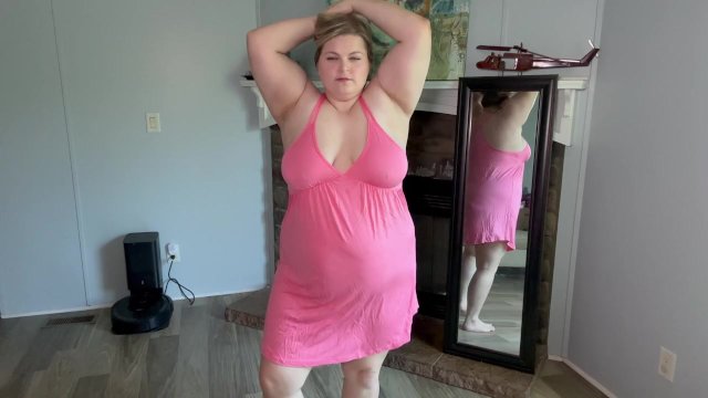 Busty Blonde Tries On Thin..