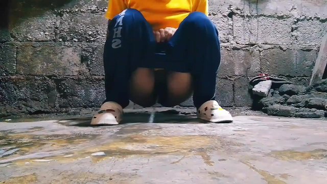 Outdoor Pissing In Very Nice..
