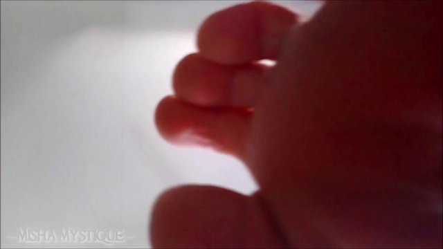 Giantess Teases you with..