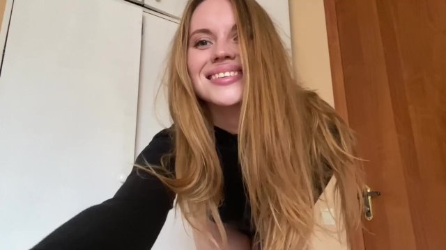 Pretty girl shows off her..