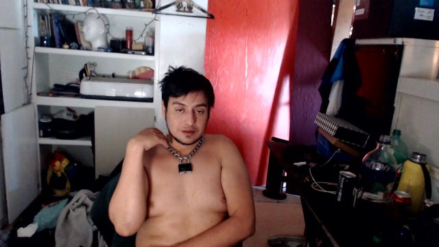 Maxx jerks off to porn