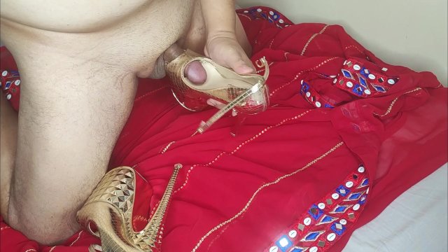 Cum on golden high heels