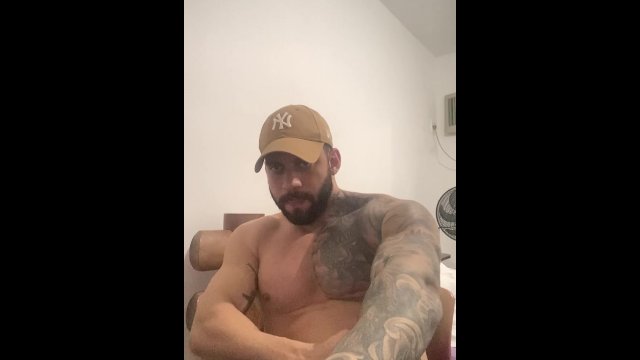 Punheta guiada com gozada de..