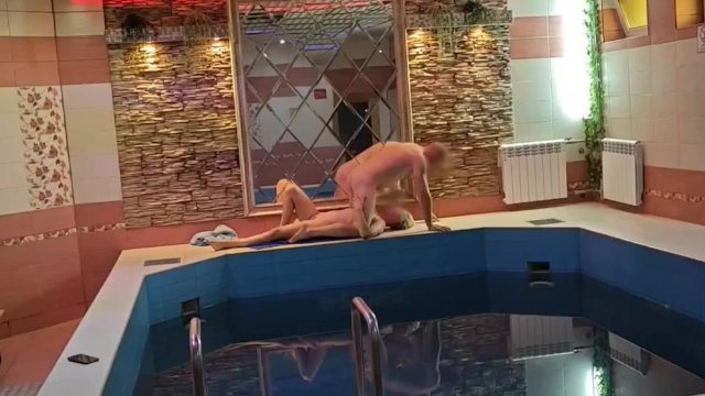 Трахаю..