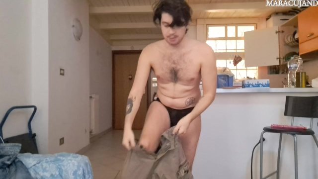 Twink in sospensorio prova i..