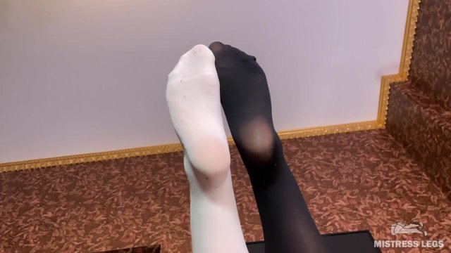My tasty nylon foot waits..