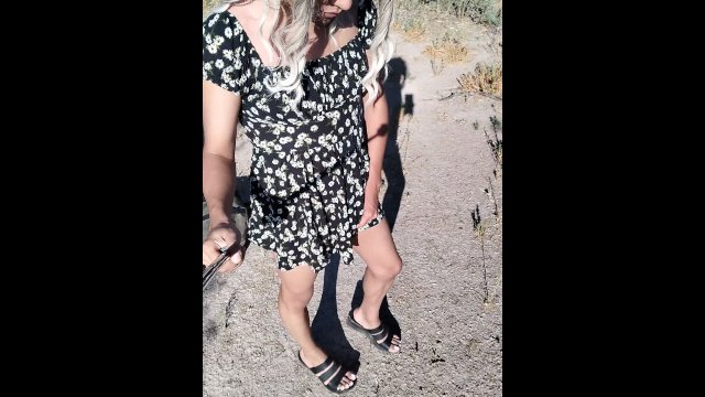 ladyboy hermosa en mini..