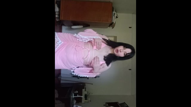The brunette damsel is..