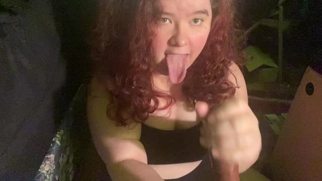 Spreading my asshole open..