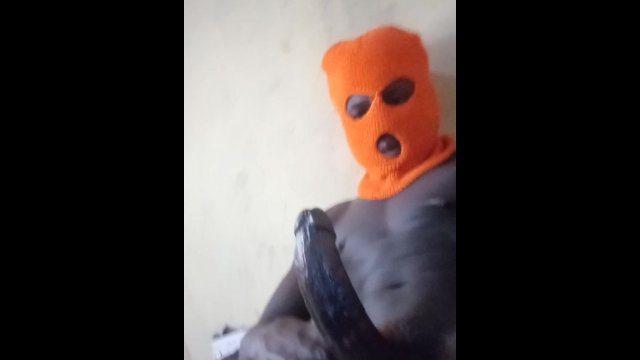 Kenyan big Dick need a big..